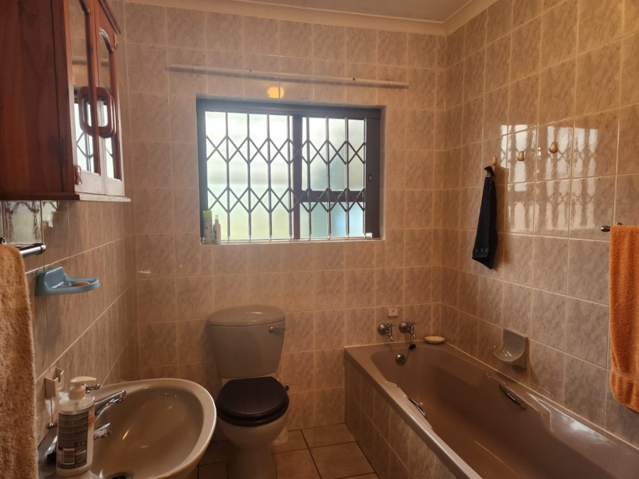 2 Bedroom Property for Sale in Denneoord Western Cape